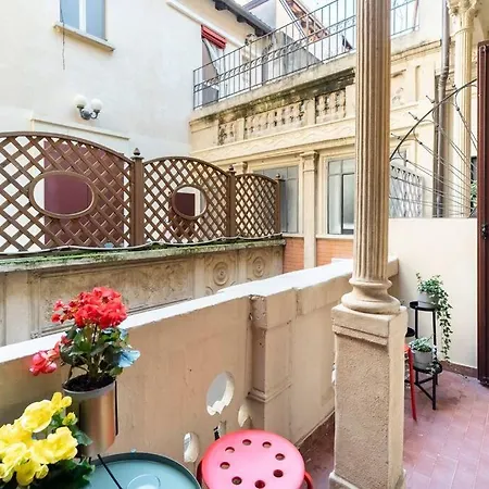 Elegante E La Foglia D'oro * Bologna
