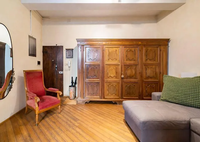 Elegante E La Foglia D'oro * 볼로냐