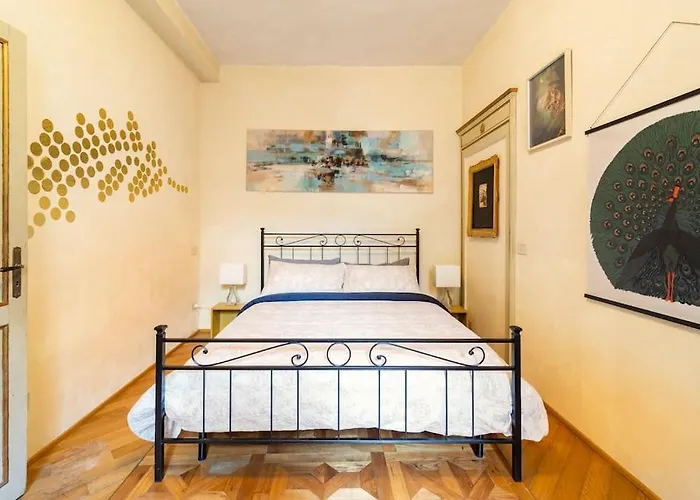 Daire Elegante E La Foglia D'oro