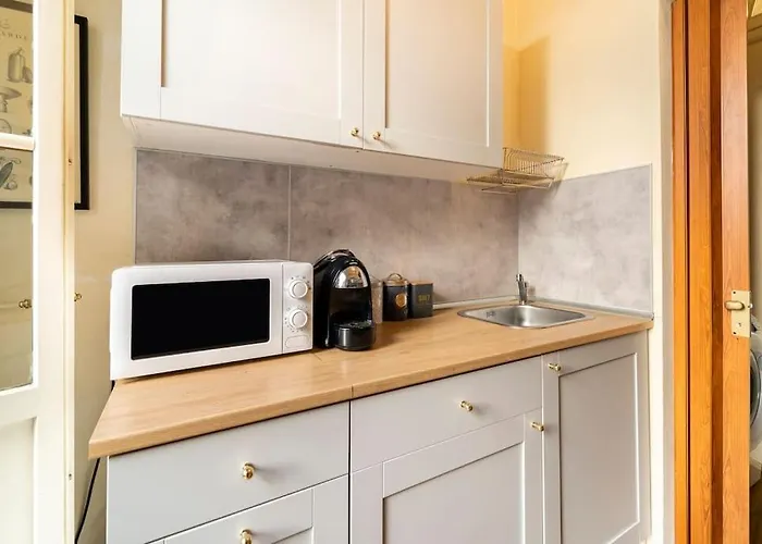 Elegante E La Foglia D'oro Bolonya