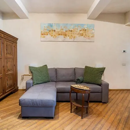 Elegante E La Foglia D'oro Apartment